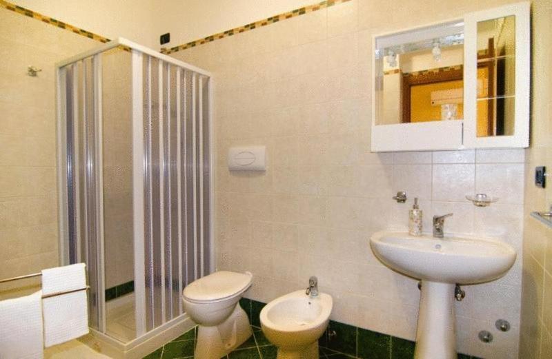 B&B Mare Nostrum Catona Di Reggio Calabria Ruang foto