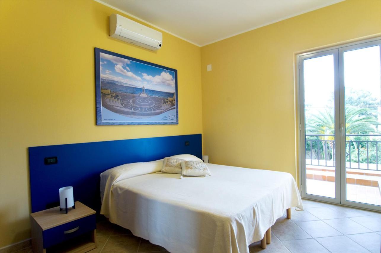 B&B Mare Nostrum Catona Di Reggio Calabria Bagian luar foto